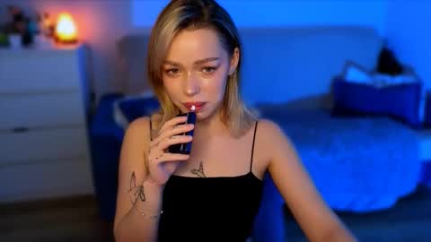 Snapshot of zuzzixx chatting on 10, 11, 2025 zuzzixx online show from 10, 11, 2025