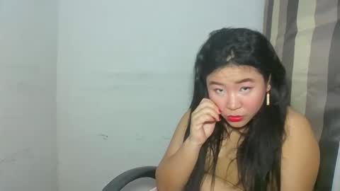 Snapshot of zyeii chatting on 7, 10, 2025 sweet lylia online show from 7, 10, 2025