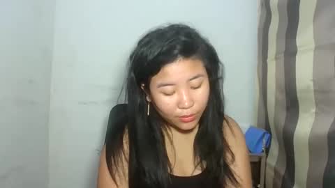 Snapshot of zyeii chatting on 28, 10, 2025 sweet lylia online show from 28, 10, 2025