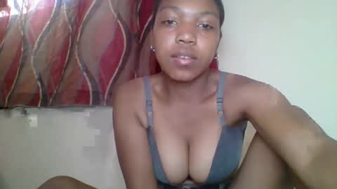 Snapshot of zyraelle_01 chatting on 29, 4, 2026 zyraelle_01 online show from 29, 4, 2026