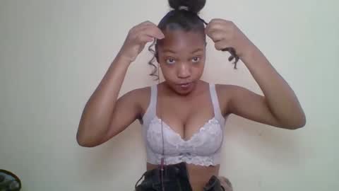 Snapshot of zyraelle_01 chatting on 11, 5, 2026 zyraelle_01 online show from 11, 5, 2026