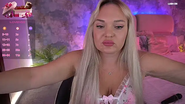 Snapshot of MissyMartinez chatting on 12, 10, 2025 MissyMartinez online show from 12, 10, 2025