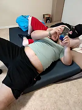 Snapshot of genderfluidco2 chatting on 8, 11, 2025 genderfluidco2 online show from 8, 11, 2025