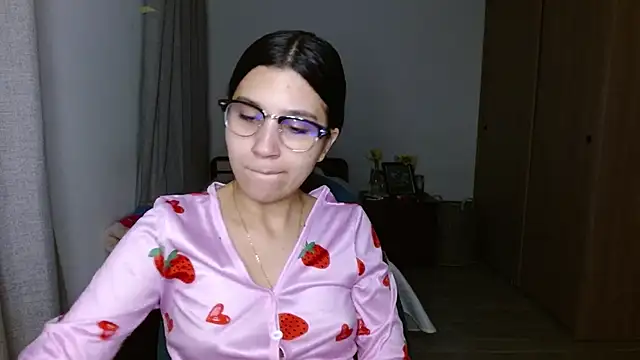 mia  lopez  online show from 27, 11, 2025