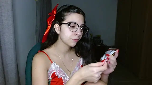 mia  lopez  online show from 28, 11, 2025