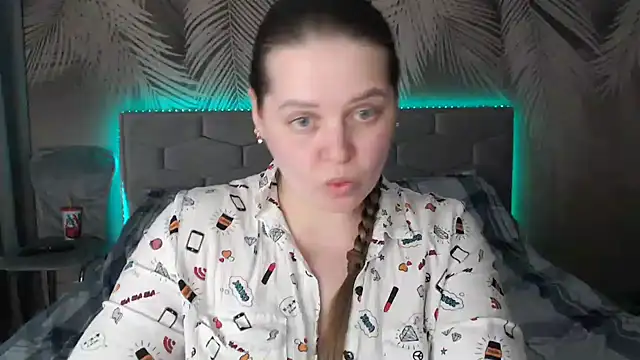 uliastar online show from 27, 2, 2025