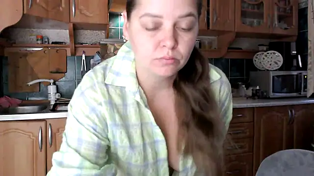 uliastar online show from 5, 10, 2025