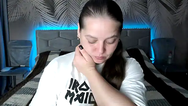 uliastar online show from 6, 10, 2025