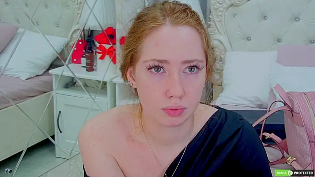 Snapshot of TinaBrook chatting on 6, 11, 2025 TinaBrook online show from 6, 11, 2025