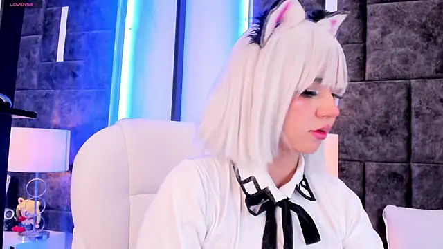 Snapshot of Petit-Rosse chatting on 10, 12, 2024 Petit-Rosse online show from 10, 12, 2024