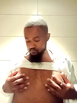 Snapshot of douksm chatting on 7, 2, 2025 douksm online show from 7, 2, 2025