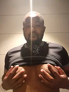 Snapshot of douksm chatting on 7, 3, 2025 douksm online show from 7, 3, 2025