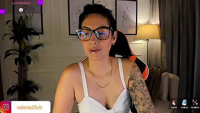 valeriia25  online show from 7, 2, 2025