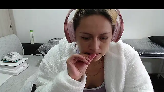 MommyMiaWs online show from 18, 3, 2025