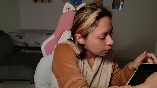 Snapshot of MommyMiaWs chatting on 26, 5, 2026 MommyMiaWs online show from 26, 5, 2026