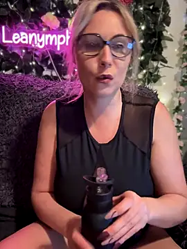 Snapshot of Leanymphoo chatting on 24, 10, 2025 Leanymphoo online show from 24, 10, 2025