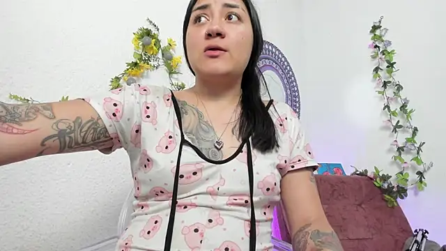 Snapshot of Hanna_moore1 chatting on 5, 2, 2025 Hanna moore1 online show from 5, 2, 2025