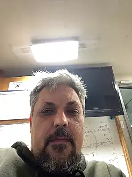 Snapshot of tank32s chatting on 24, 1, 2025 tank32s online show from 24, 1, 2025