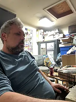 Snapshot of tank32s chatting on 12, 3, 2025 tank32s online show from 12, 3, 2025