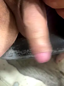 Snapshot of tank32s chatting on 15, 9, 2025 tank32s online show from 15, 9, 2025