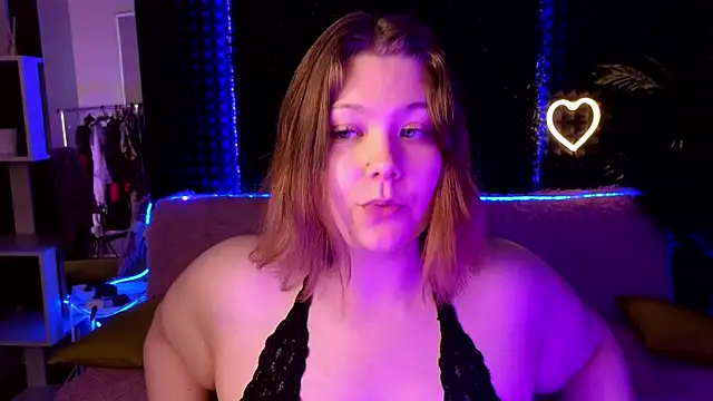 Snapshot of DjennaPalme chatting on 13, 10, 2025 DjennaPalme online show from 13, 10, 2025