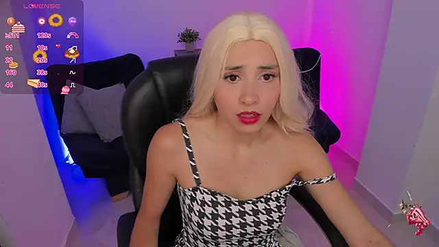 emilly smith 1 online show from 4, 4, 2026