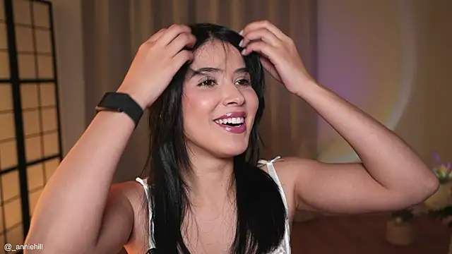 anniehillofficial online show from 19, 4, 2026