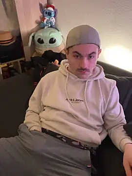 Snapshot of FunBoyPassiv chatting on 3, 4, 2026 FunBoyPassiv online show from 3, 4, 2026