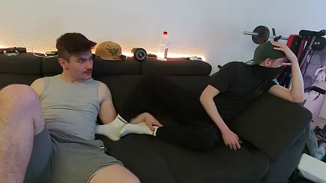 Snapshot of FunBoyPassiv chatting on 12, 4, 2026 FunBoyPassiv online show from 12, 4, 2026