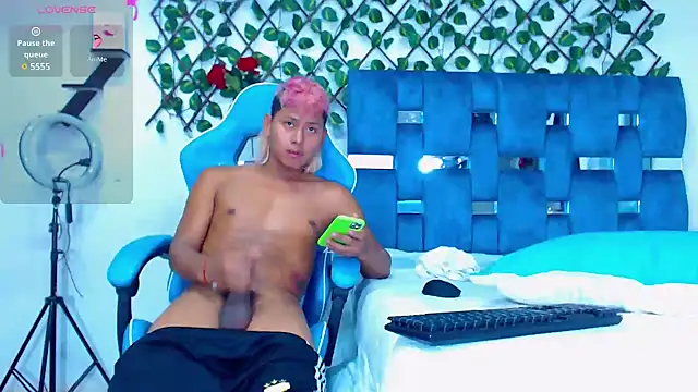 Snapshot of Hakim_prettynigg chatting on 17, 1, 2025 Hakim prettynigg online show from 17, 1, 2025