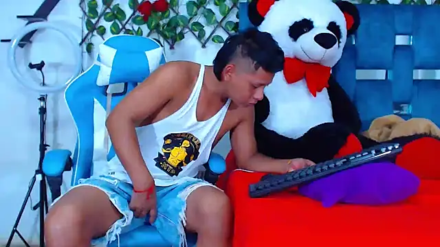 Snapshot of Hakim_prettynigg chatting on 23, 10, 2025 Hakim prettynigg online show from 23, 10, 2025