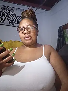 Snapshot of YELLOW_BONE chatting on 12, 5, 2026 YELLOW BONE online show from 12, 5, 2026