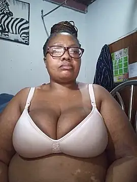 Snapshot of YELLOW_BONE chatting on 24, 5, 2026 YELLOW BONE online show from 24, 5, 2026