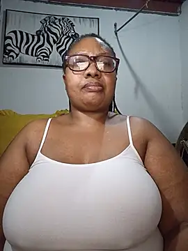 Snapshot of YELLOW_BONE chatting on 2, 6, 2026 YELLOW BONE online show from 2, 6, 2026
