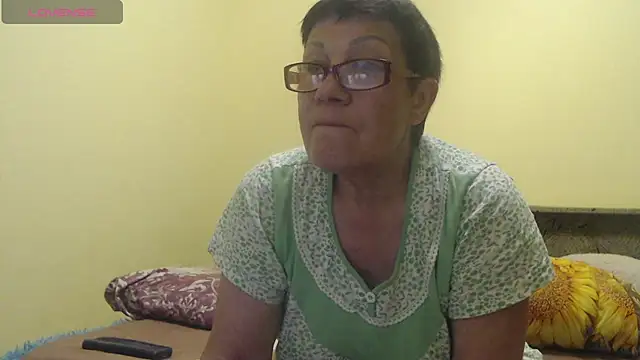 Snapshot of Sandra_Carina chatting on 6, 5, 2026 Sandra Carina online show from 6, 5, 2026
