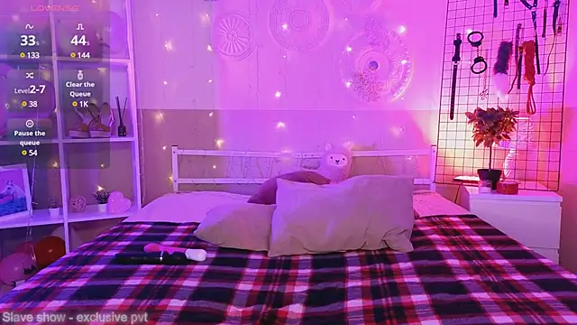 Snapshot of ServantBrook chatting on 1, 2, 2025 ServantBrook online show from 1, 2, 2025