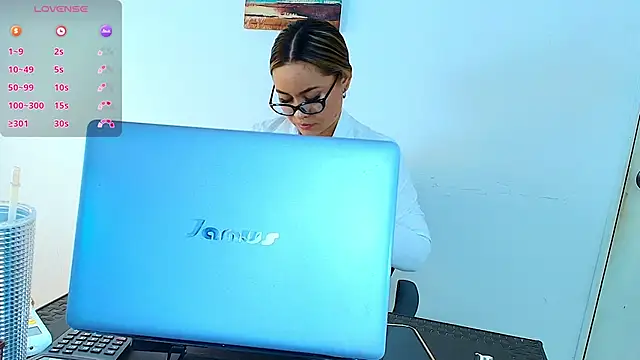 Snapshot of TaylorEvanss chatting on 3, 2, 2025 TaylorEvanss online show from 3, 2, 2025