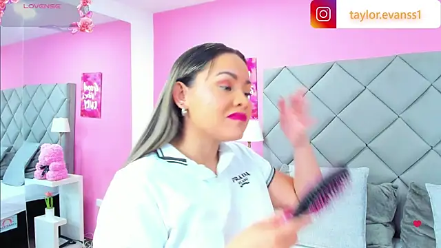 Snapshot of TaylorEvanss chatting on 20, 9, 2025 TaylorEvanss online show from 20, 9, 2025