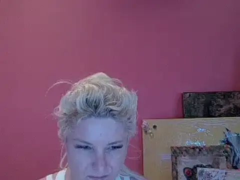 Snapshot of qvncrazy chatting on 9, 1, 2025 qvncrazy online show from 9, 1, 2025