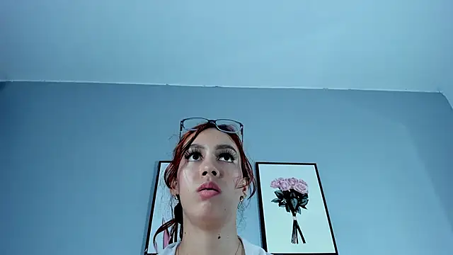 Estrella Duran online show from 15, 4, 2026