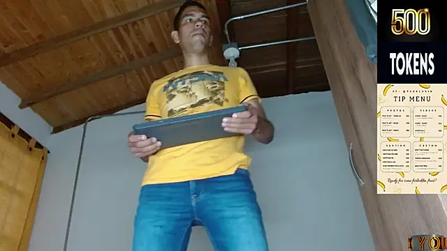 Snapshot of JohanyLatino chatting on 13, 4, 2026 JohanyLatino online show from 13, 4, 2026