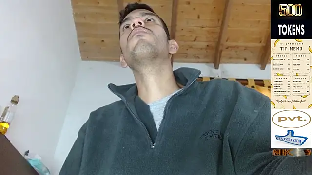 Snapshot of JohanyLatino chatting on 17, 4, 2026 JohanyLatino online show from 17, 4, 2026