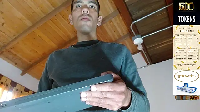 Snapshot of JohanyLatino chatting on 19, 4, 2026 JohanyLatino online show from 19, 4, 2026