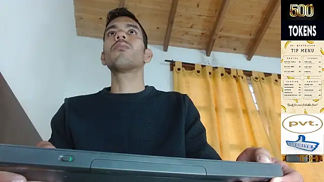 Snapshot of JohanyLatino chatting on 22, 4, 2026 JohanyLatino online show from 22, 4, 2026