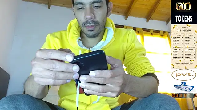 Snapshot of JohanyLatino chatting on 18, 5, 2026 JohanyLatino online show from 18, 5, 2026