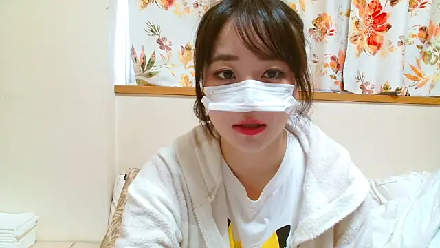 Snapshot of liliyRiSAcha-n chatting on 28, 3, 2026 liliyRiSAcha-n online show from 28, 3, 2026