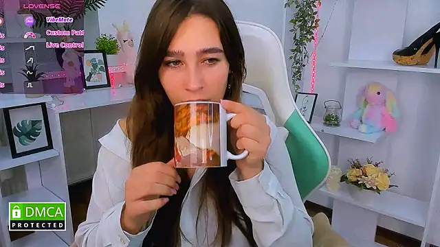 Snapshot of _Eliizabeth_ chatting on 25, 10, 2025 Eliizabeth online show from 25, 10, 2025