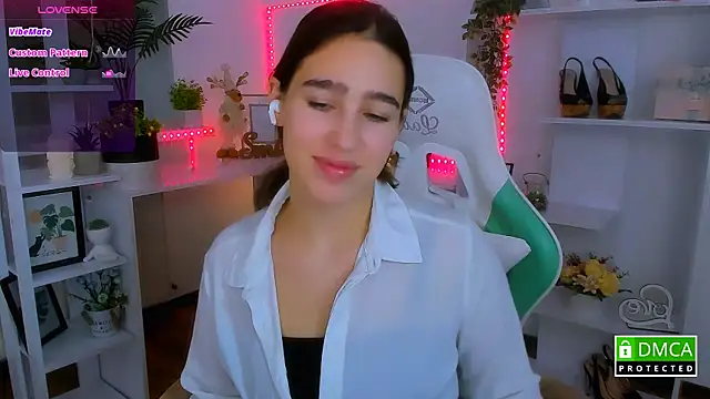 Snapshot of _Eliizabeth_ chatting on 19, 12, 2025 Eliizabeth online show from 19, 12, 2025