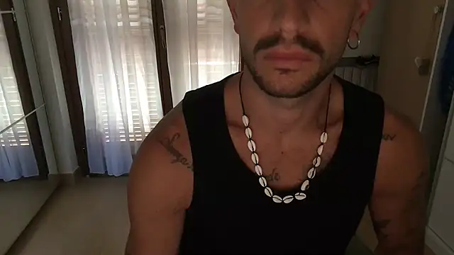 Snapshot of lupopiemontese chatting on 1, 6, 2026 lupopiemontese online show from 1, 6, 2026