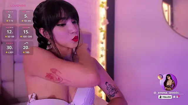 Snapshot of emma_woods_ chatting on 5, 12, 2024 emma woods online show from 5, 12, 2024